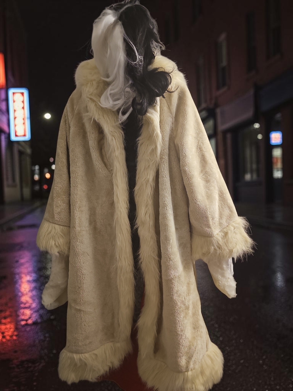 Disney Cruella De Ville Outfit